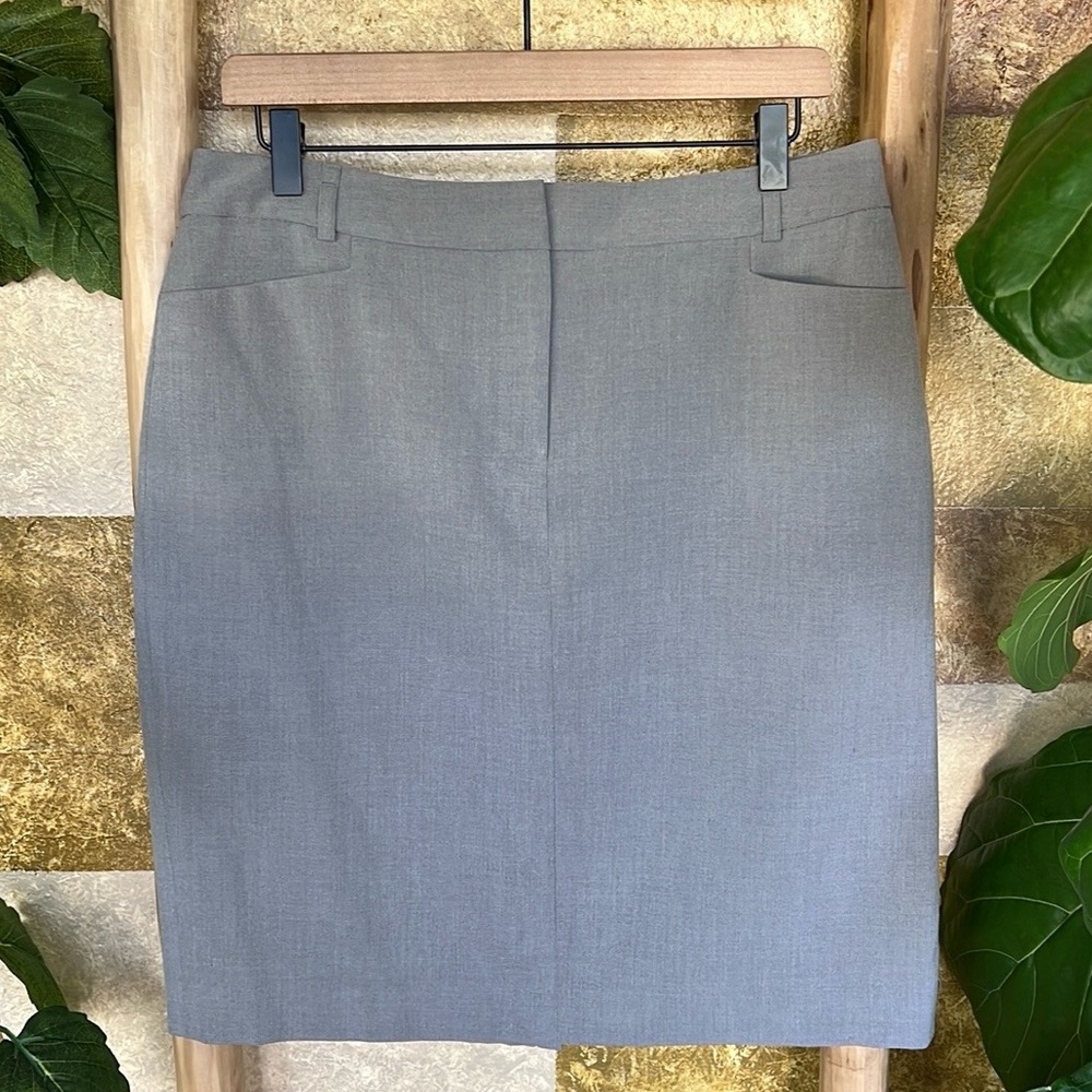 Calvin Klein Women’s Back Slit Pencil Zip-Up Light Grey Lined Skirt, Size 12P